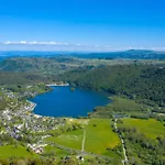 Avec Terrasse - 6 Pers. - Api-1-52-2043 La Tour-dʼAuvergne