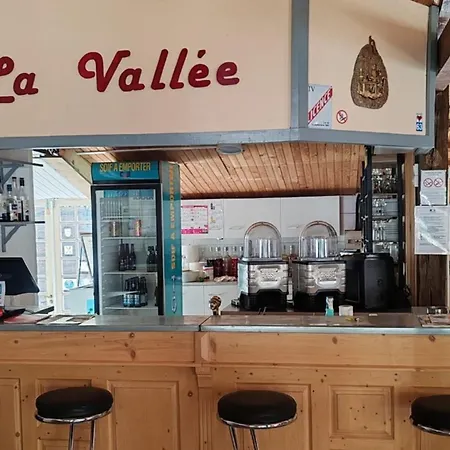 Avec Terrasse - 6 Pers. - Api-1-52-2043 Ла-Тур-д'Овернь