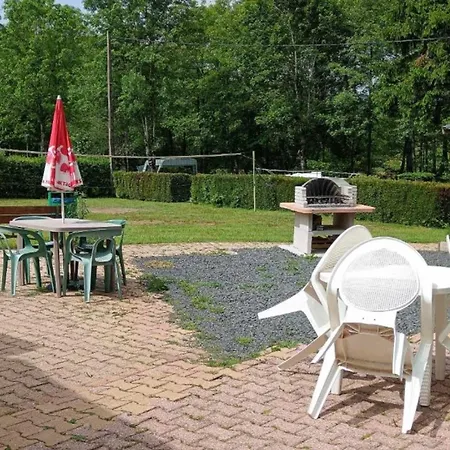 Avec Terrasse - 6 Pers. - Api-1-52-2043 La Tour-d'Auvergne