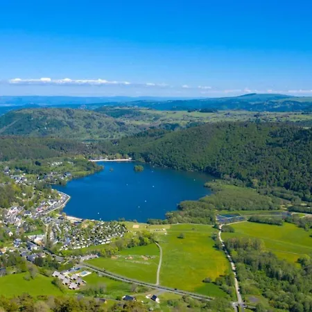 Avec Terrasse - 6 Pers. - Api-1-52-2043 La Tour-d'Auvergne