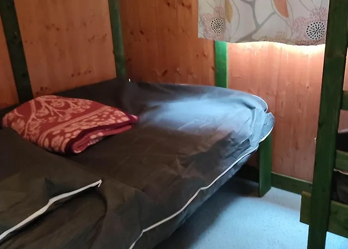 Avec Terrasse - 6 Pers. - Api-1-52-2043 *