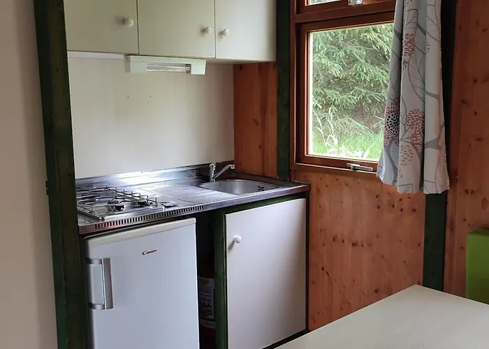 Avec Terrasse - 6 Pers. - Api-1-52-2043 * Ла-Тур-д'Овернь