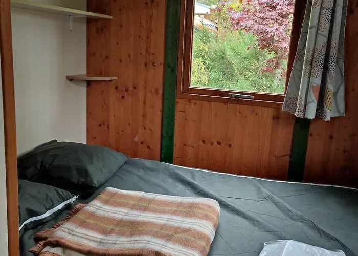 Avec Terrasse - 6 Pers. - Api-1-52-2043 La Tour-d'Auvergne